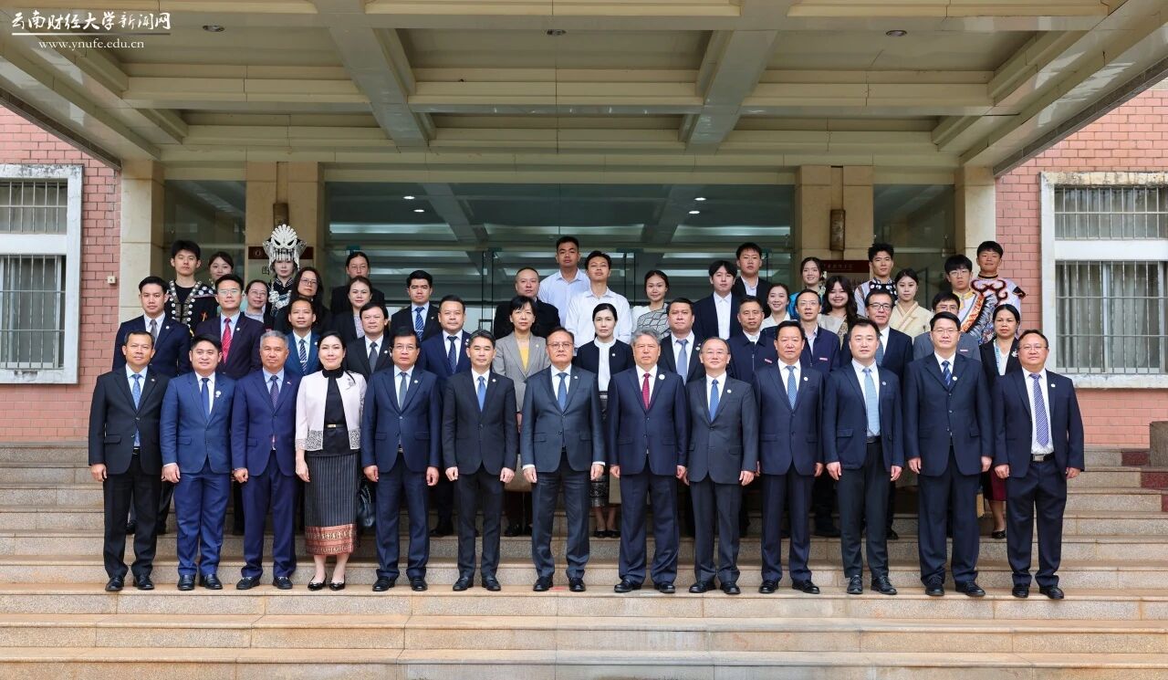 老挝副总理山迪帕·丰威汉到访beat365英国官方网站
